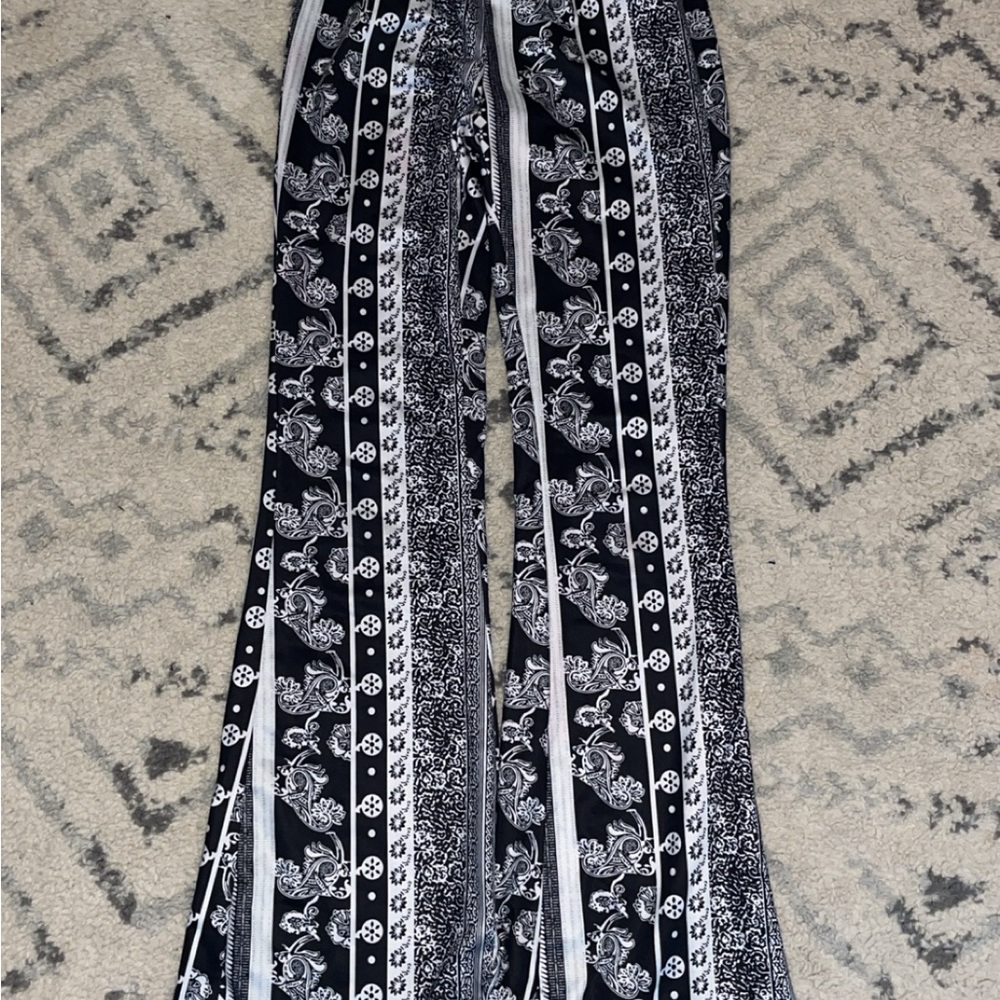 Black and White Patterned bell bottoms/ flare leggings